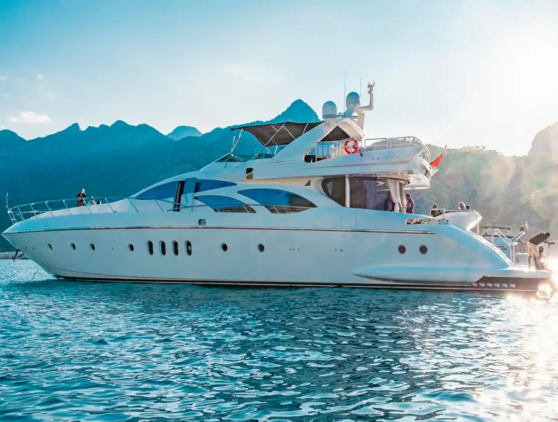 Antalya Yacht Rental Azimut Leonardo 98 